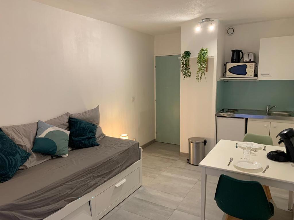 Appartement Tout Equipe A 6 Minutes De La Gare St Charles Marseille Eksteriør billede